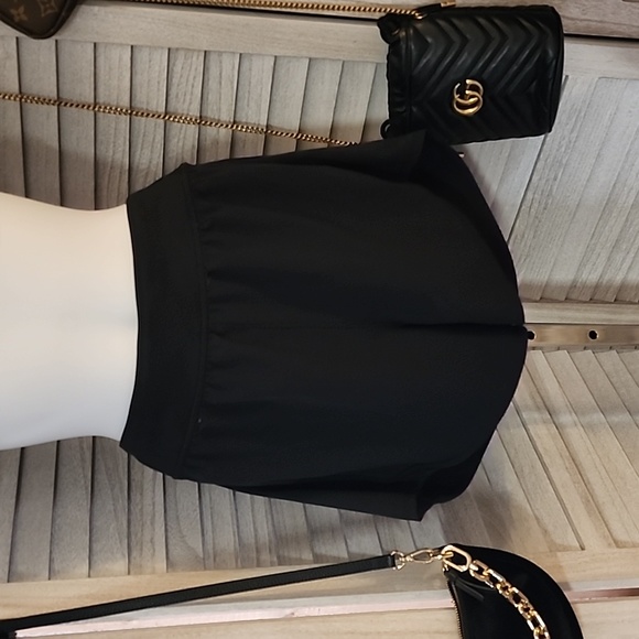 In motion workout shorts - Picture 5 of 9